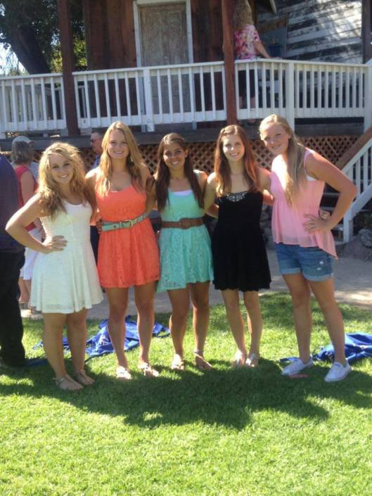 Amanda, Alaiana, Andrea, Tessa, Madi.